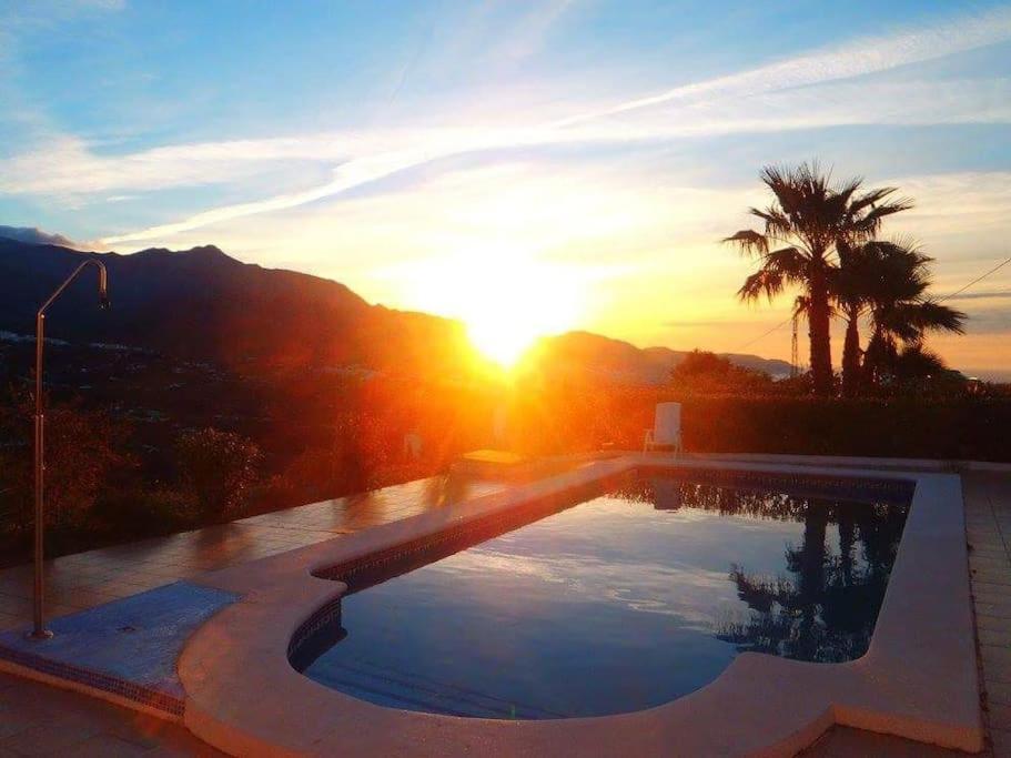 Countryside Private Apartment With Pool & Sea View تورّوكس كوستا المظهر الخارجي الصورة